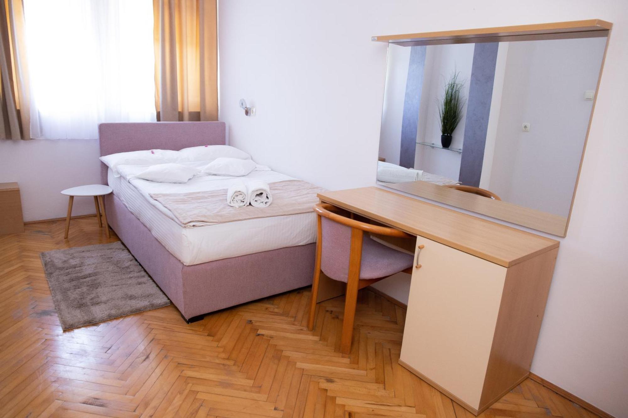 Motel New Sanatron Bosanski Novi ภายนอก รูปภาพ