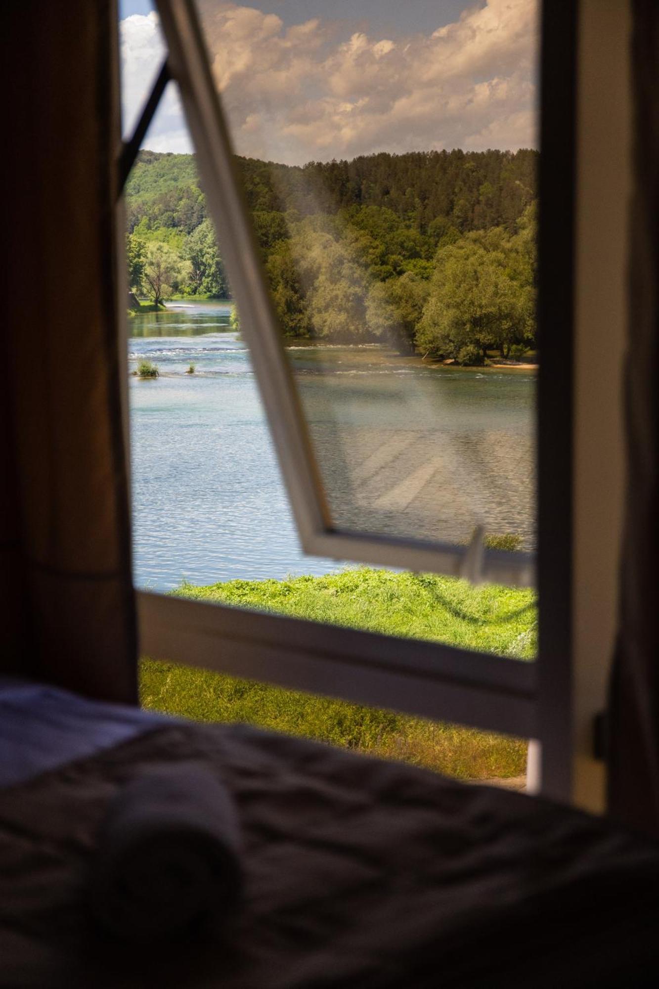 Motel New Sanatron Bosanski Novi ภายนอก รูปภาพ
