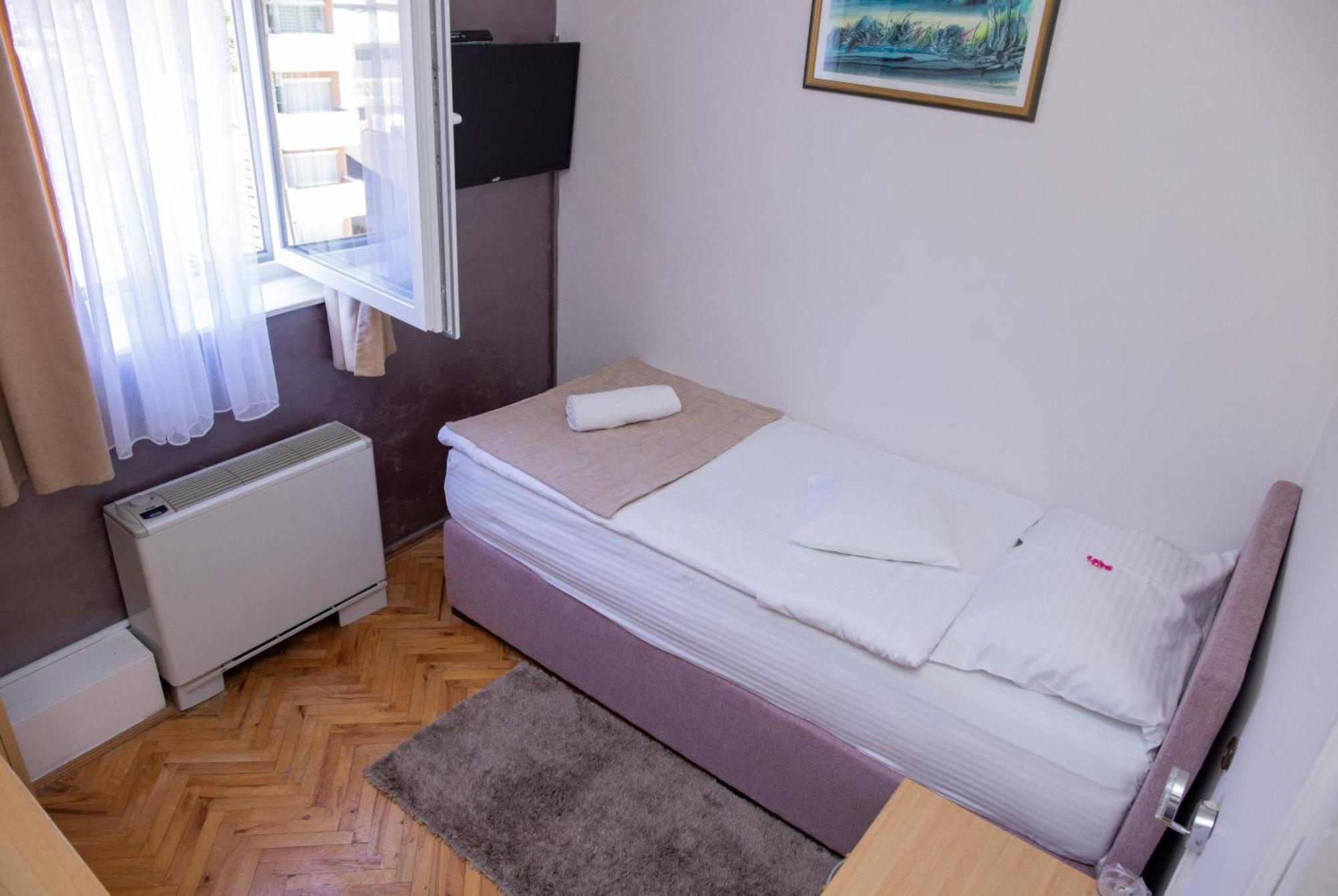 Motel New Sanatron Bosanski Novi ภายนอก รูปภาพ