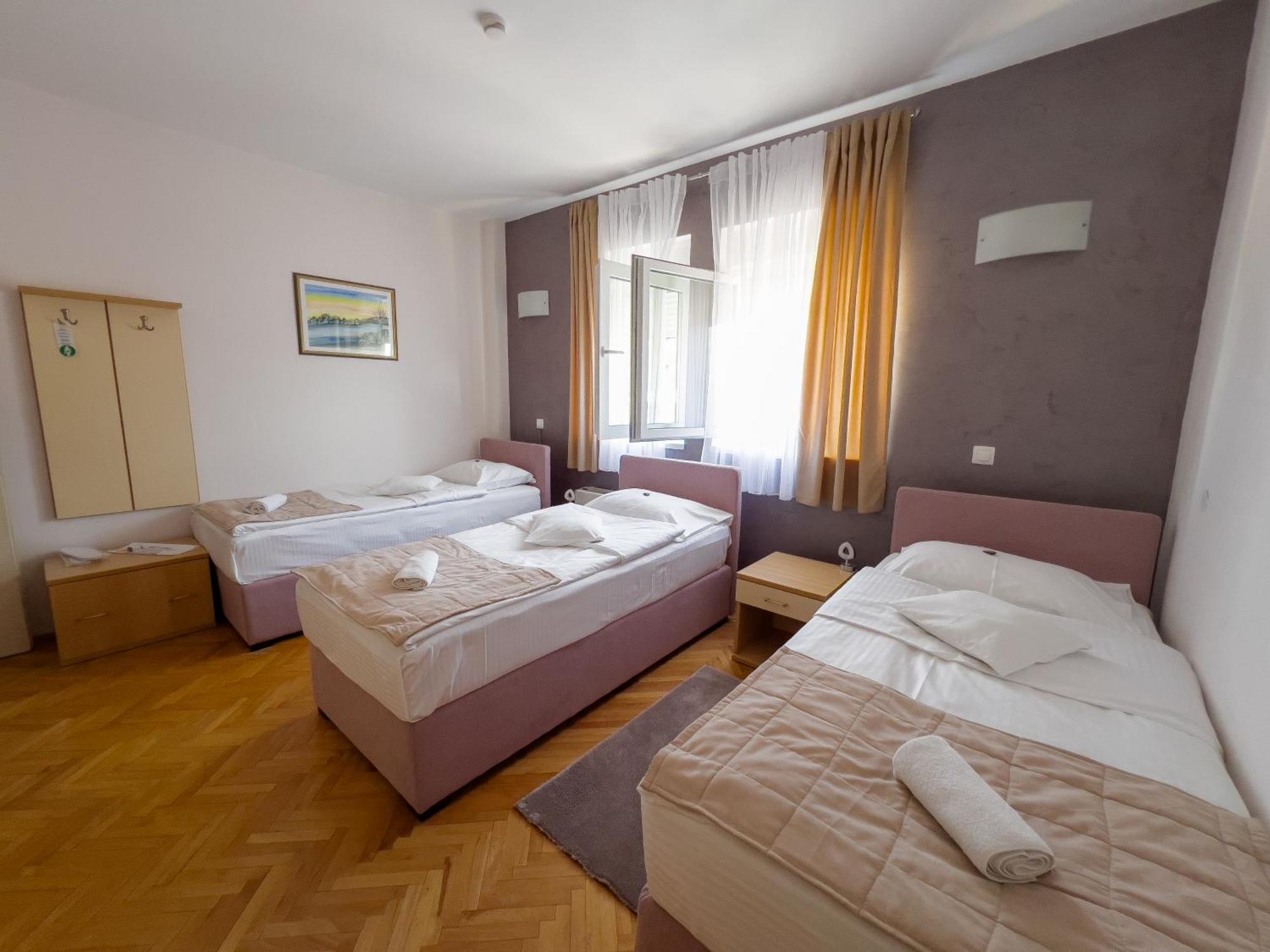 Motel New Sanatron Bosanski Novi ภายนอก รูปภาพ