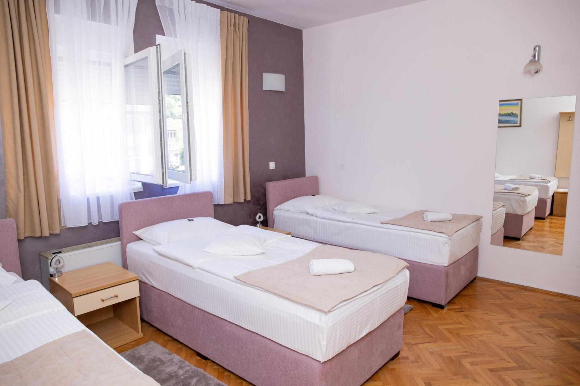 Motel New Sanatron Bosanski Novi ภายนอก รูปภาพ