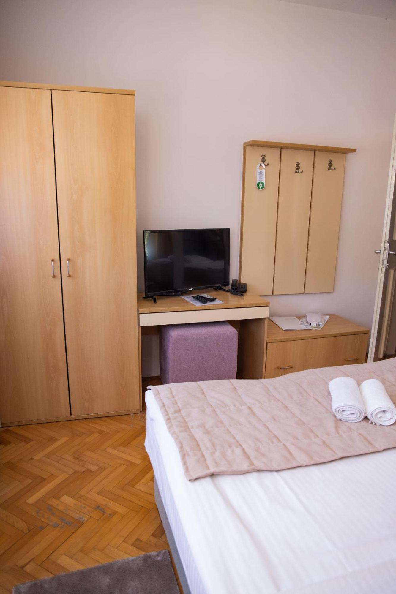 Motel New Sanatron Bosanski Novi ภายนอก รูปภาพ