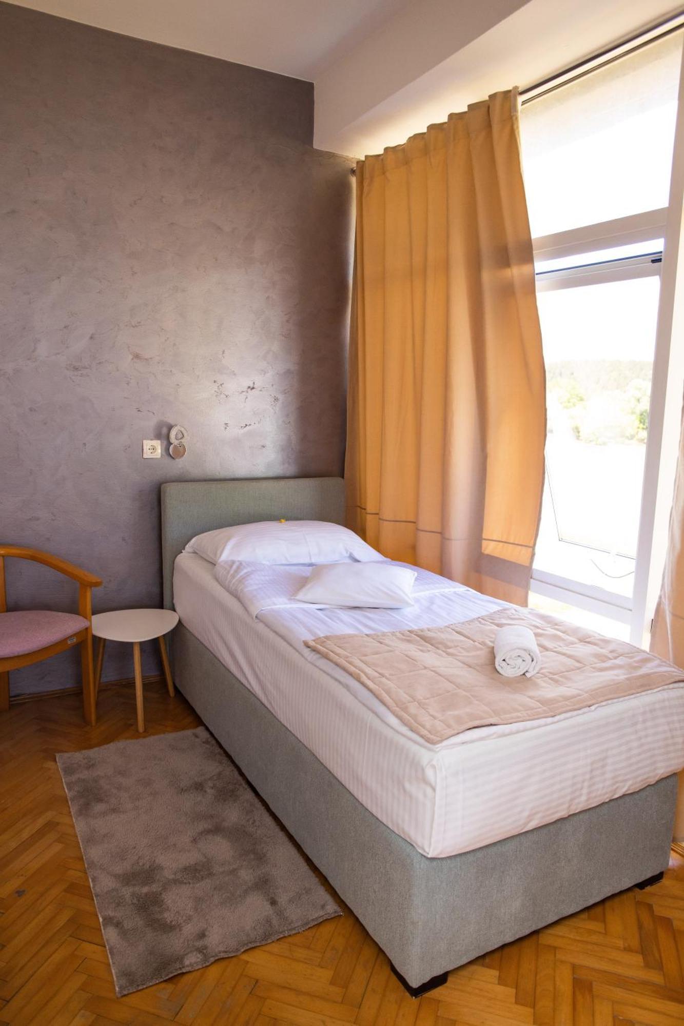 Motel New Sanatron Bosanski Novi ภายนอก รูปภาพ