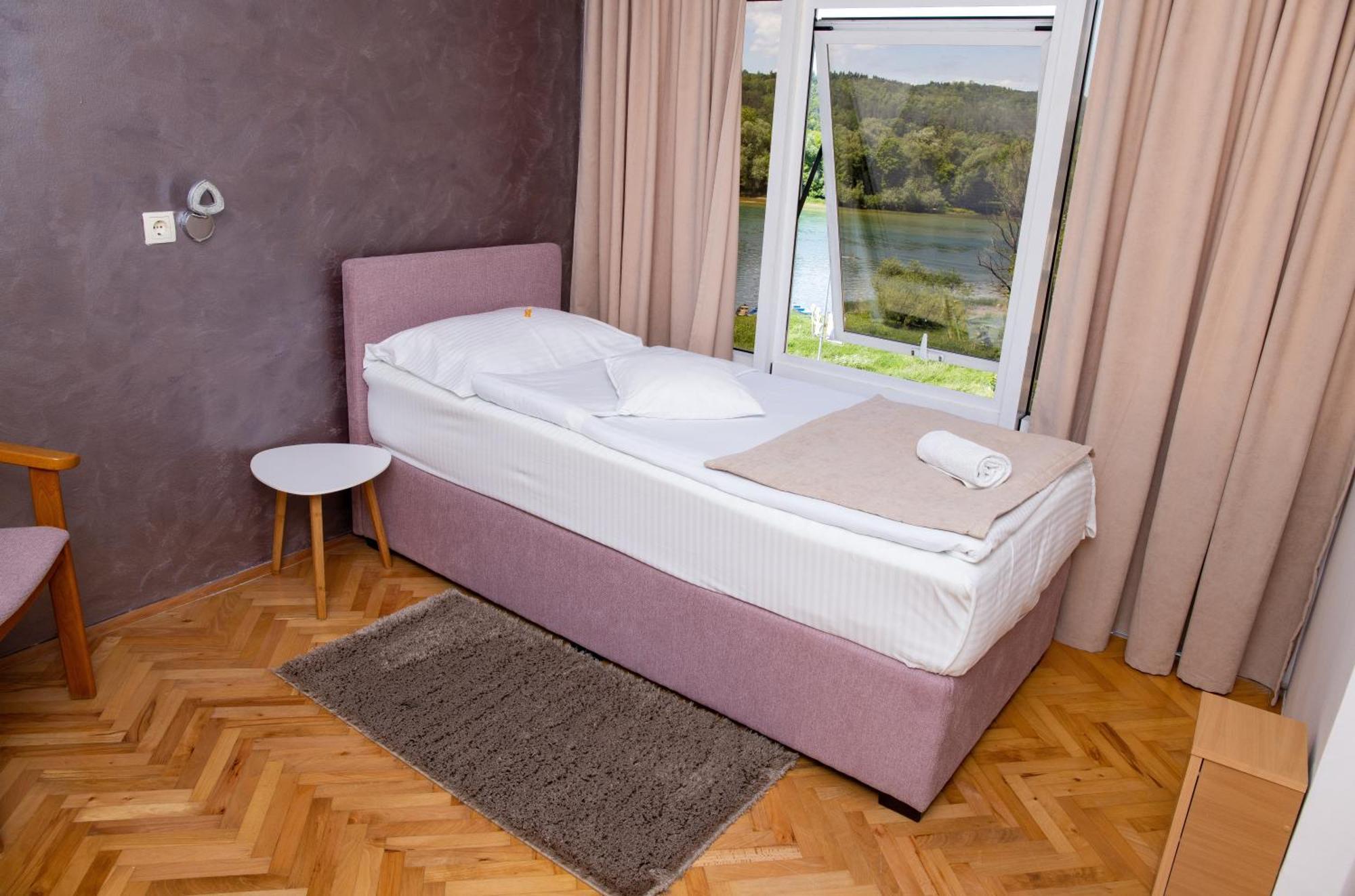 Motel New Sanatron Bosanski Novi ภายนอก รูปภาพ