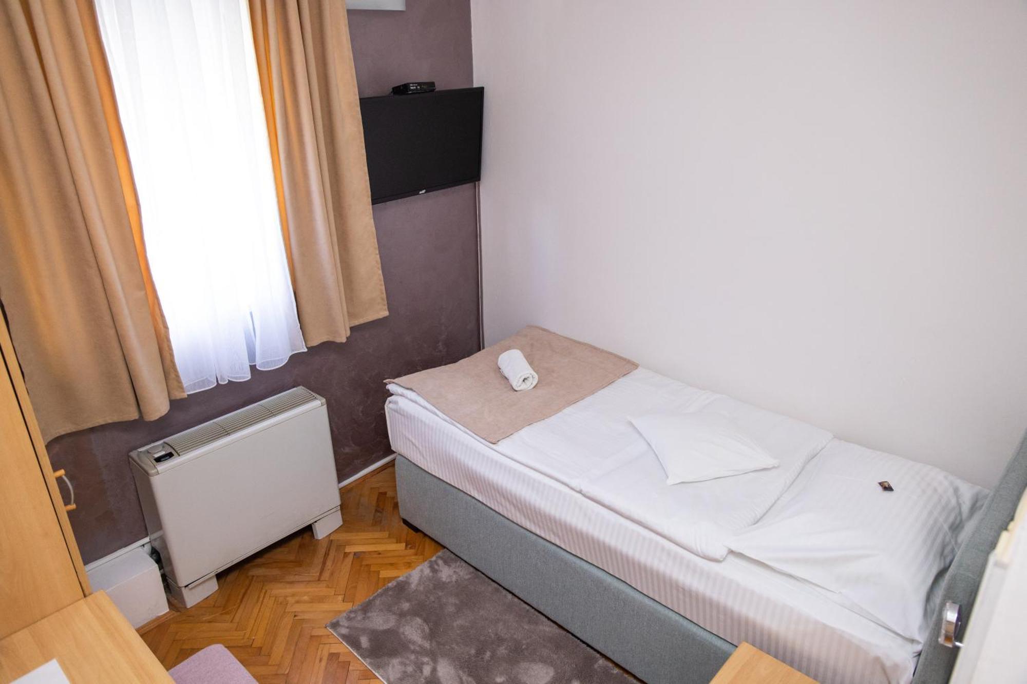 Motel New Sanatron Bosanski Novi ภายนอก รูปภาพ