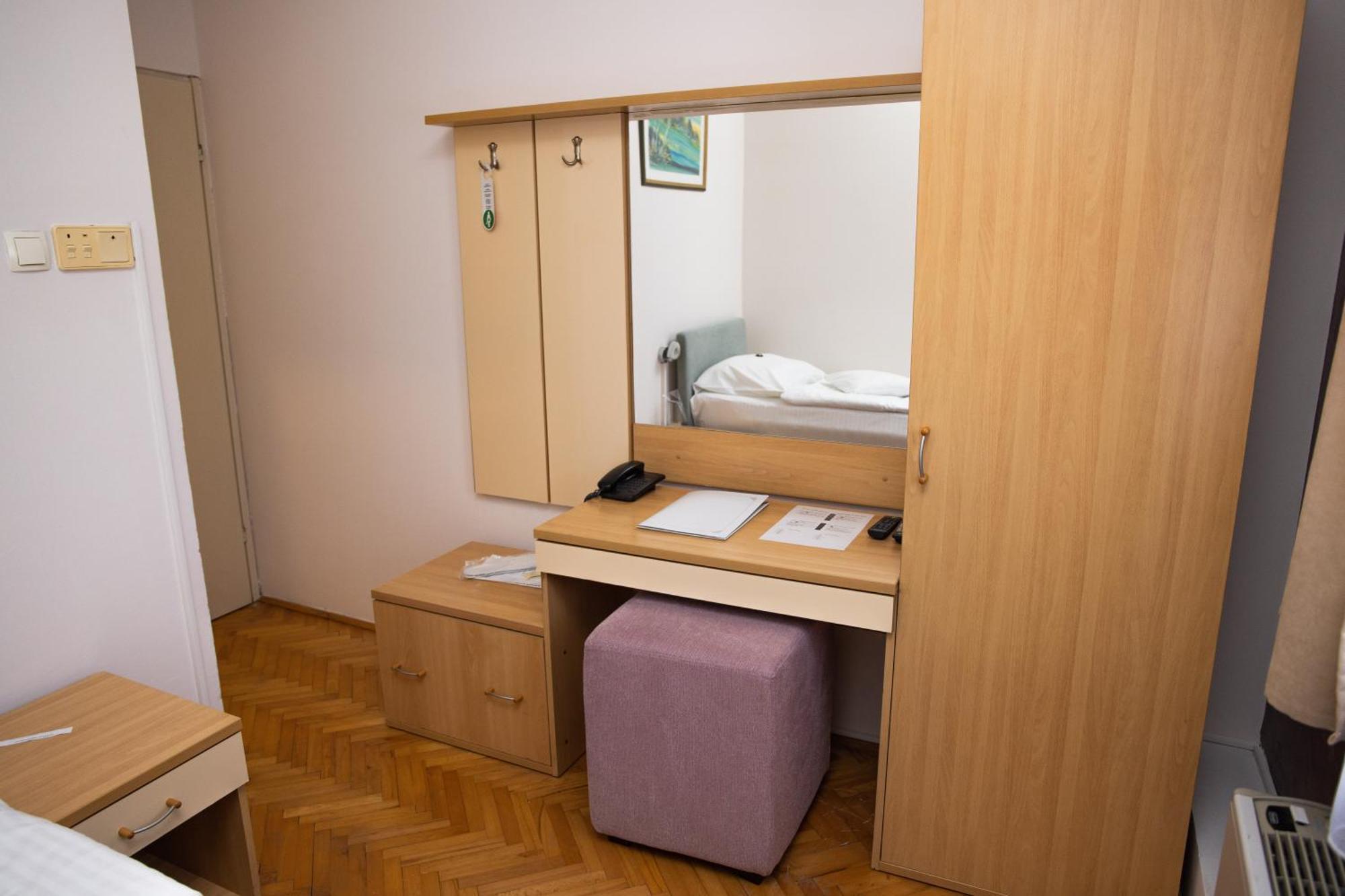 Motel New Sanatron Bosanski Novi ภายนอก รูปภาพ